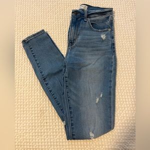 Abercrombie light wash ripped skinny jeans